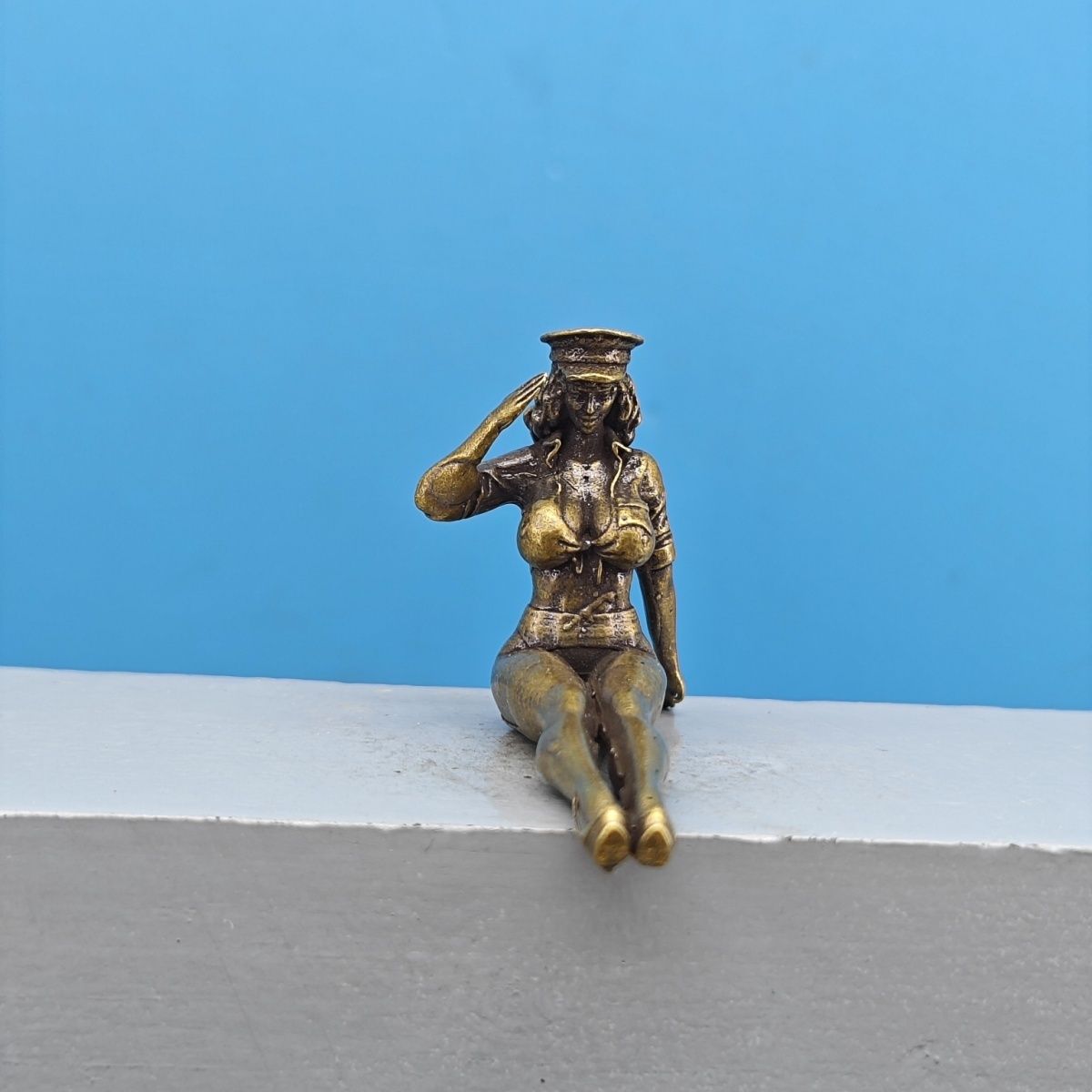 Solid Brass Miniature Girl Fig - Vintage Collectible Ornaments recension och pris