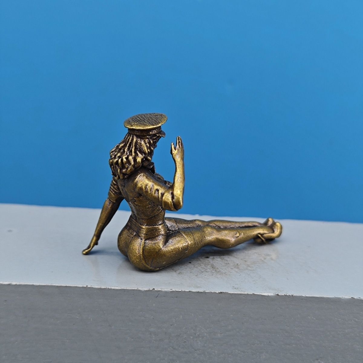 Solid Brass Miniature Girl Fig - Vintage Collectible Ornaments recension och pris