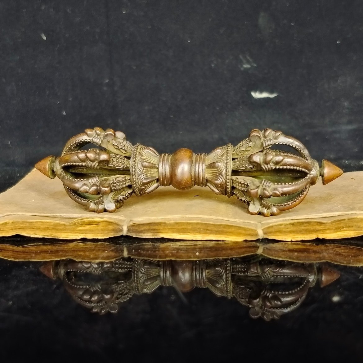 Tibetan Tantric Eight Strand V - Collectible Vintage Tools recension och pris
