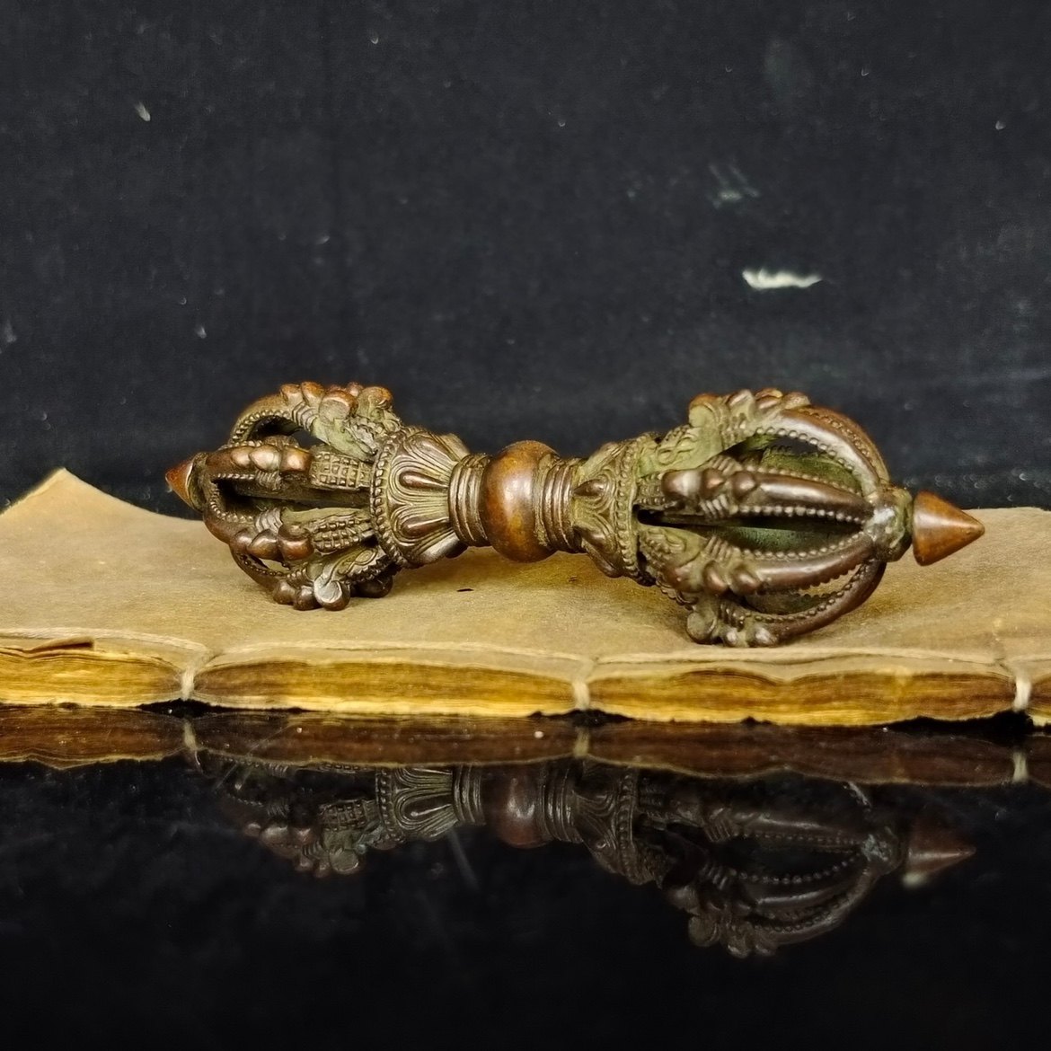 Tibetan Tantric Eight Strand V - Collectible Vintage Tools recension och pris