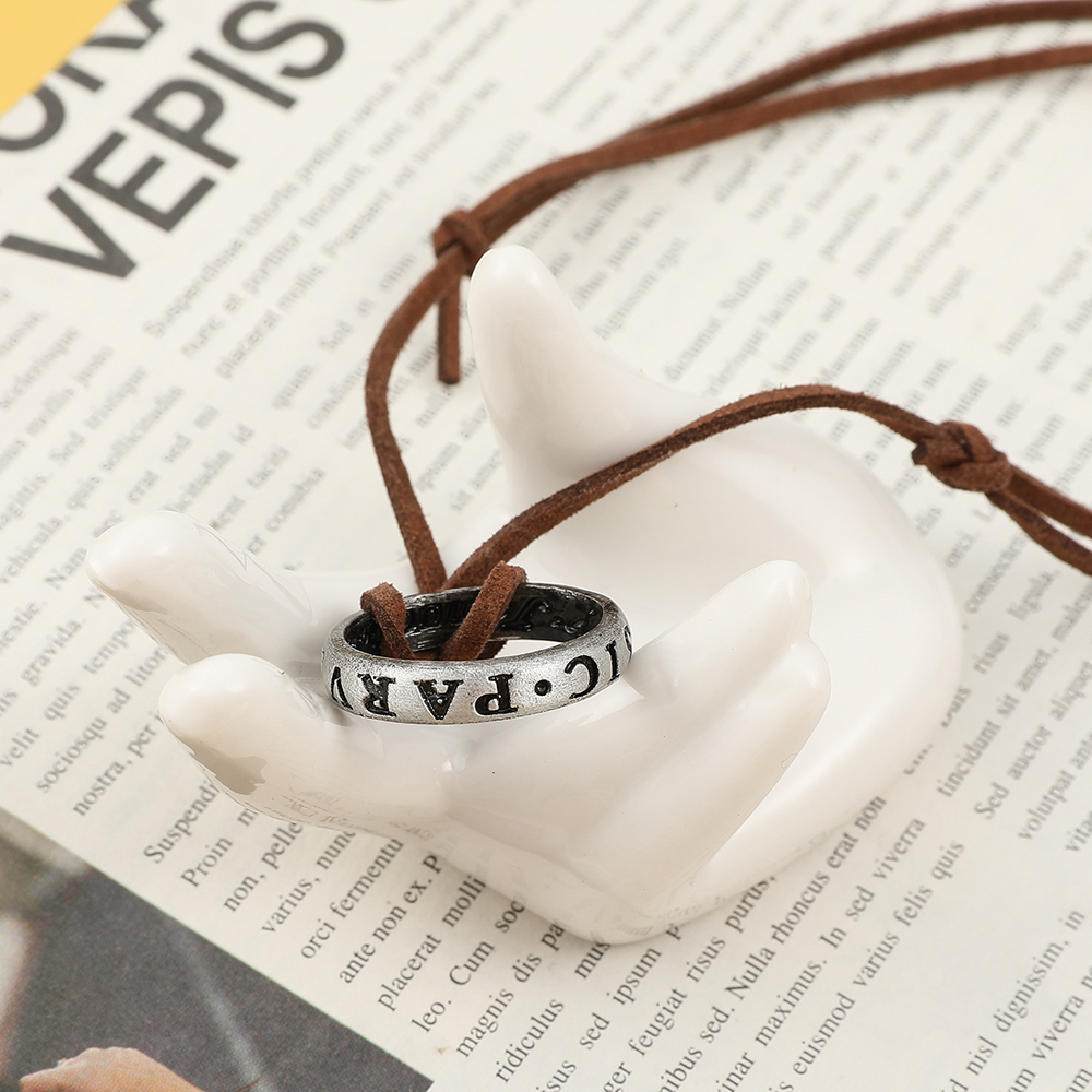 Game Anime Leather Chain Ring  - Vintage Necklace recension och pris