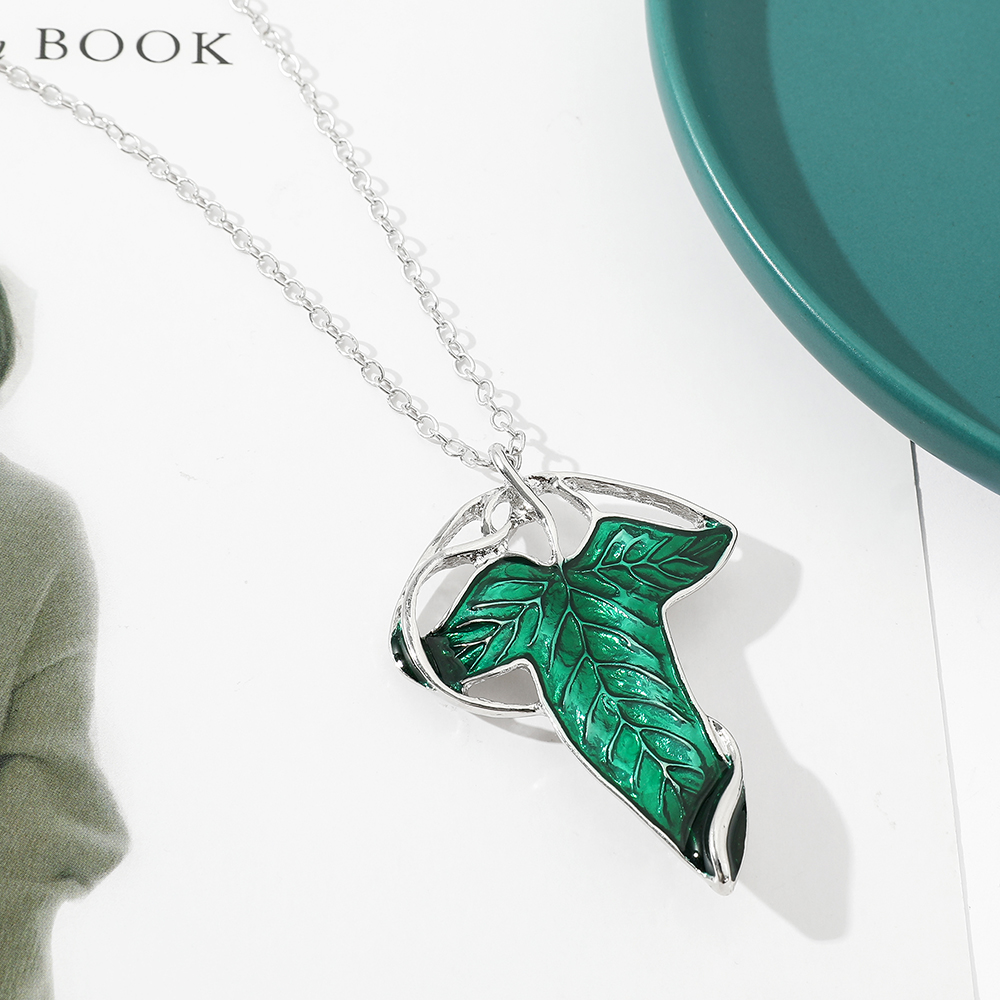 Vintage Green Leaf Pendant Nec - Vintage Necklace recension och pris