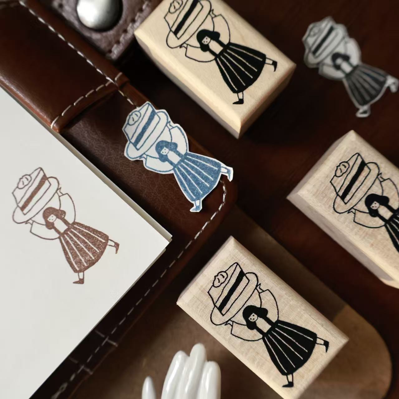 YiEr Studio Vintage Lovely Cak - Vintage Collectible Stamps recension och pris