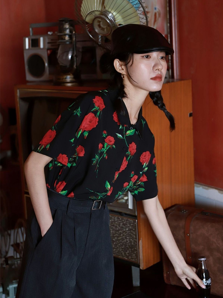 Vintage Short Sleeve Rose Prin - Vintage Collectible Buttons recension och pris